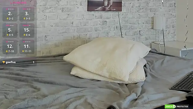 Snapshot of EmmaWarren chatting on February 2025 06:50:02 AM EmmaWarren online show from February 2025 06:50:02 AM