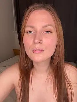 Snapshot of EmmaWarren chatting on September 2025 05:36:01 PM EmmaWarren online show from September 2025 05:36:01 PM