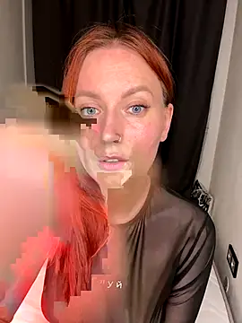 Snapshot of EmmaWarren chatting on September 2025 05:05:02 PM EmmaWarren online show from September 2025 05:05:02 PM