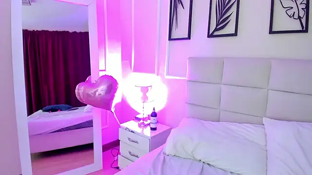 Snapshot of Alisa__walker chatting on January 2025 09:47:02 PM Alisa walker online show from January 2025 09:47:02 PM