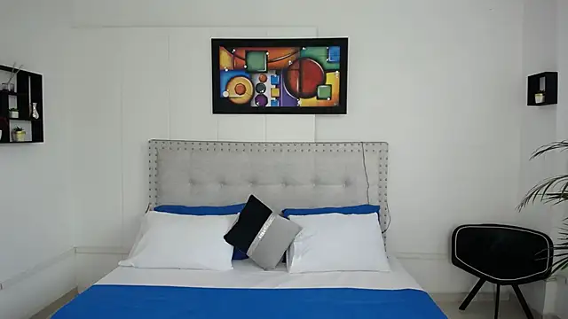 Chiqui milk  online show from February 2025 07:38:01 PM