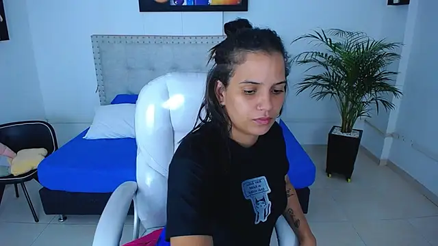 Chiqui milk  online show from February 2025 02:20:01 AM