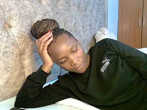 Naughty Girl17 online show from December 2025 05:23:01 AM