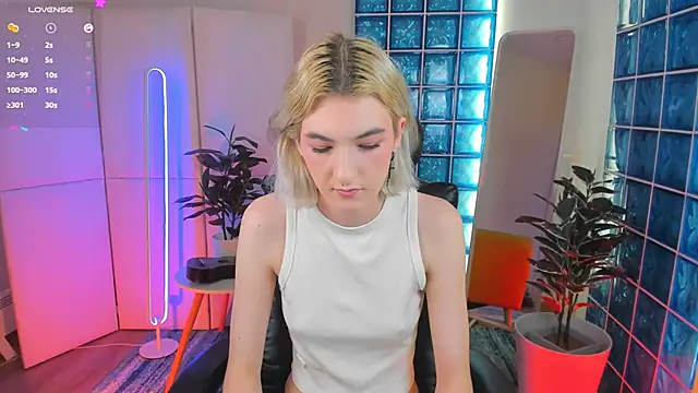 Mia Cheers online show from January 2025 04:52:01 PM