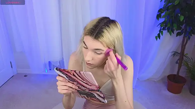 Mia Cheers online show from February 2025 01:52:02 PM