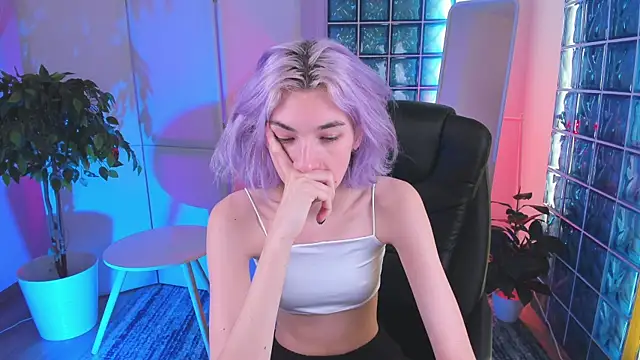 Mia Cheers online show from September 2025 03:00:02 PM