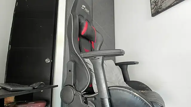 Snapshot of sergiio_mesa27 chatting on January 2026 03:00:02 AM sergiio mesa27 online show from January 2026 03:00:02 AM