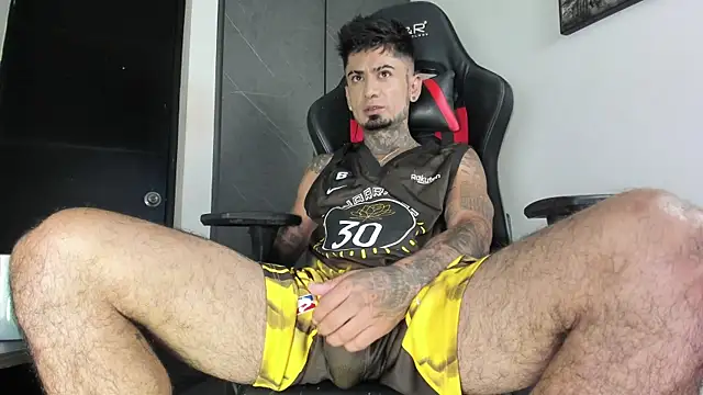 Snapshot of sergiio_mesa27 chatting on February 2026 01:03:01 PM sergiio mesa27 online show from February 2026 01:03:01 PM