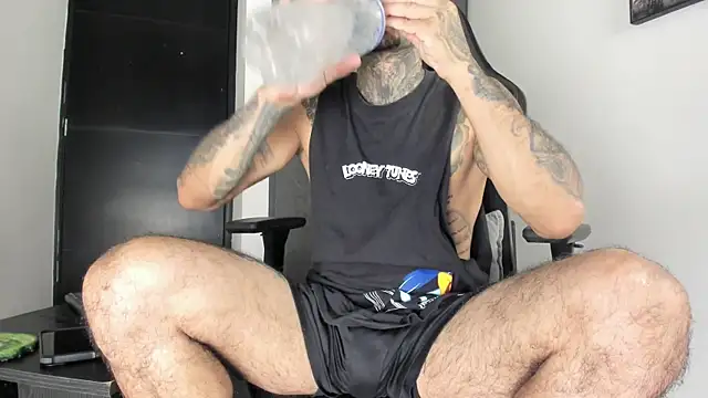 Snapshot of sergiio_mesa27 chatting on March 2026 02:28:02 AM sergiio mesa27 online show from March 2026 02:28:02 AM