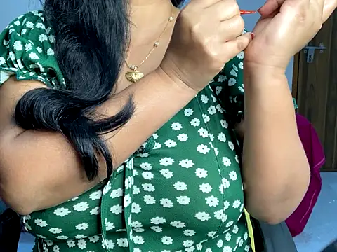 Snapshot of Aishwarya_101_ chatting on November 2025 04:29:02 PM Aishwarya 101 online show from November 2025 04:29:02 PM