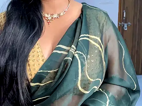 Snapshot of Aishwarya_101_ chatting on November 2025 07:26:02 PM Aishwarya 101 online show from November 2025 07:26:02 PM