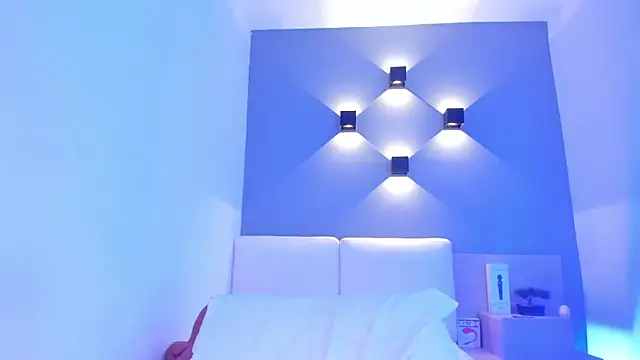 aisha h  online show from January 2025 01:03:01 AM