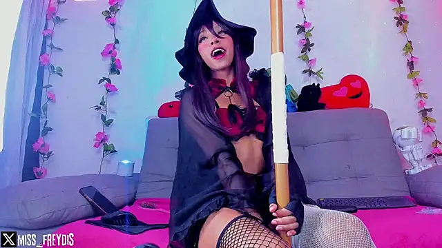 Miss freydis online show from February 2025 04:08:02 AM