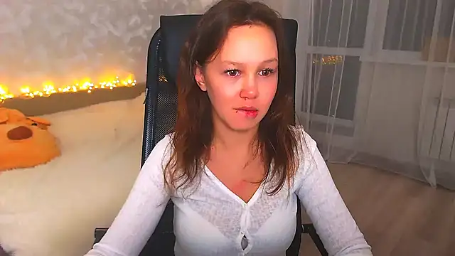  AnMiss  online show from December 2025 06:02:01 PM