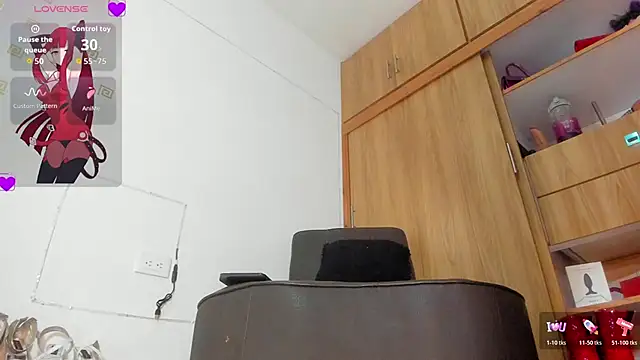 Snapshot of violetmontan chatting on October 2025 09:39:01 AM violetmontan online show from October 2025 09:39:01 AM