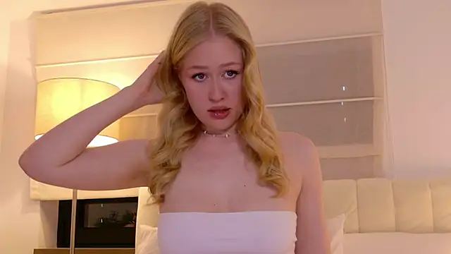 JuliaJaee online show from July 2026 05:37:02 PM