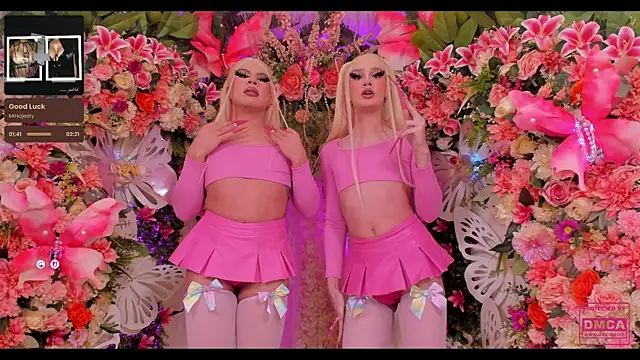 Snapshot of AlisonSharon chatting on September 2025 04:58:02 AM AlisonSharon online show from September 2025 04:58:02 AM