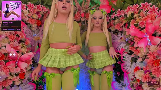 Snapshot of AlisonSharon chatting on November 2025 02:02:02 AM AlisonSharon online show from November 2025 02:02:02 AM