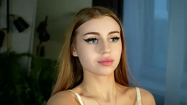 Sandy-the-Squirrel online show from December 2024 05:04:02 AM