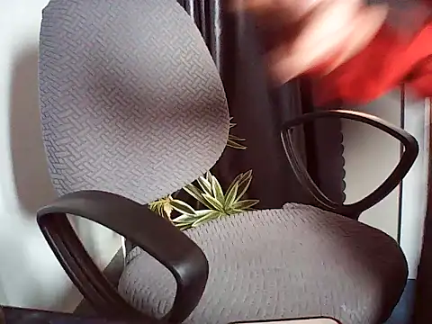 Snapshot of Haralushiaaax chatting on March 2026 01:33:01 AM Haralushiaaax online show from March 2026 01:33:01 AM