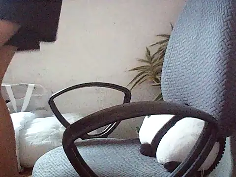 Snapshot of Haralushiaaax chatting on March 2026 01:21:02 AM Haralushiaaax online show from March 2026 01:21:02 AM