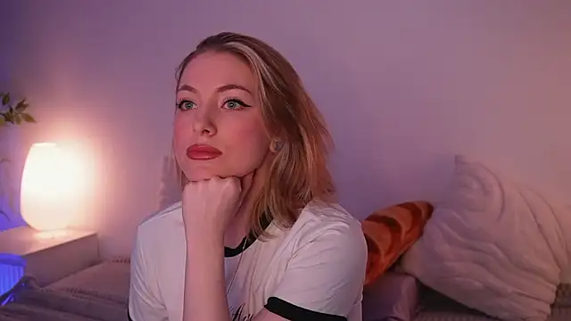 kris69kiss online show from February 2026 01:03:01 PM