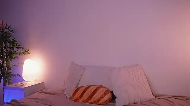 kris69kiss online show from February 2026 01:07:01 PM