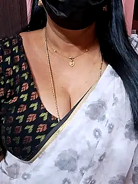 ananya956 online show from October 2025 06:08:01 PM