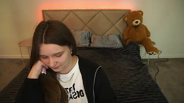 MagicPeachh  online show from May 2026 06:53:01 AM