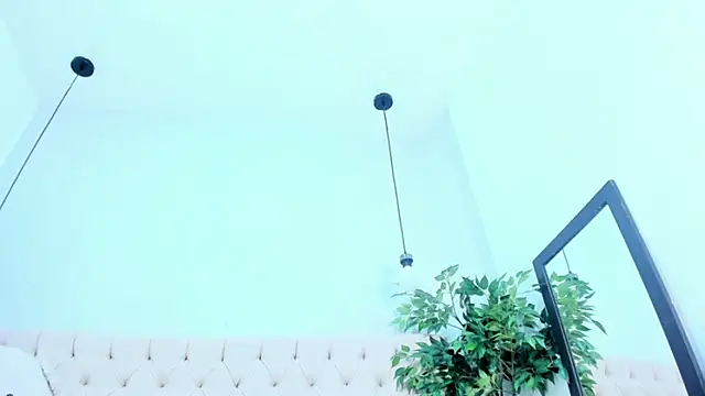 Victoria Coleman online show from November 2025 07:26:01 PM