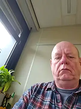 andrejoyfull64 online show from January 2025 12:57:02 PM