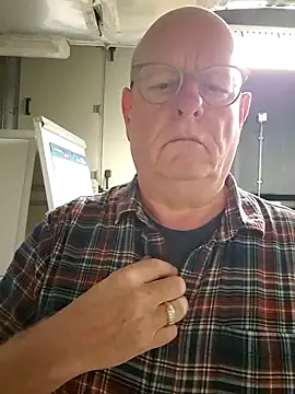 andrejoyfull64 online show from October 2025 01:59:02 PM