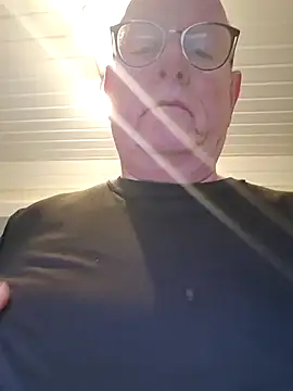 andrejoyfull64 online show from February 2026 04:03:02 PM