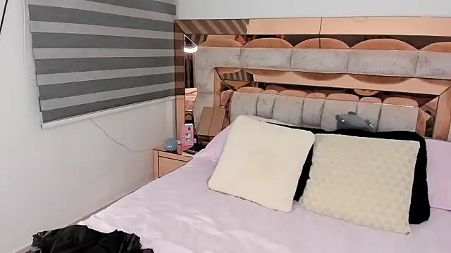 CamiiLovers online show from September 2025 12:44:02 AM