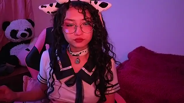 Snapshot of CherieCurl chatting on August 2026 10:46:02 PM CherieCurl online show from August 2026 10:46:02 PM