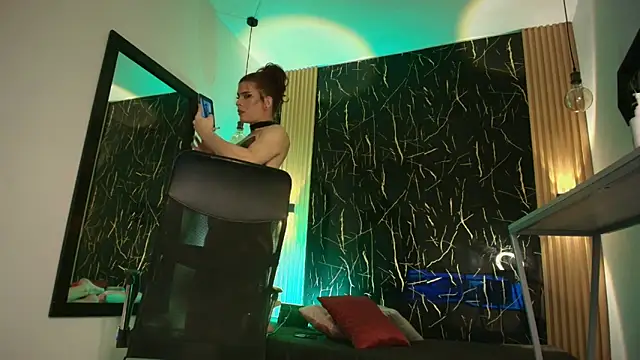 Snapshot of Bella_salvatore chatting on March 2026 10:17:02 PM Bella salvatore online show from March 2026 10:17:02 PM