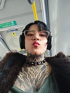 taaylor33 online show from March 2026 04:45:02 PM