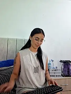 anny roberts online show from June 2026 03:32:02 PM