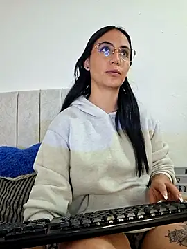 anny roberts online show from July 2026 01:13:02 PM