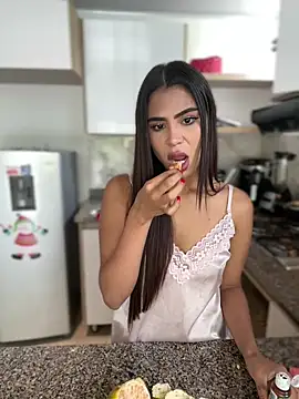 Snapshot of HaileyBaldwin chatting on January 2025 07:18:02 PM HaileyBaldwin online show from January 2025 07:18:02 PM