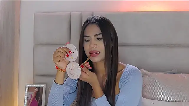 Snapshot of HaileyBaldwin chatting on January 2025 07:27:02 PM HaileyBaldwin online show from January 2025 07:27:02 PM