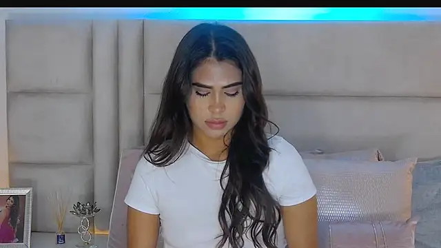 Snapshot of HaileyBaldwin chatting on January 2025 04:56:01 AM HaileyBaldwin online show from January 2025 04:56:01 AM