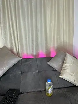 Snapshot of HaileyBaldwin chatting on January 2025 01:27:01 AM HaileyBaldwin online show from January 2025 01:27:01 AM