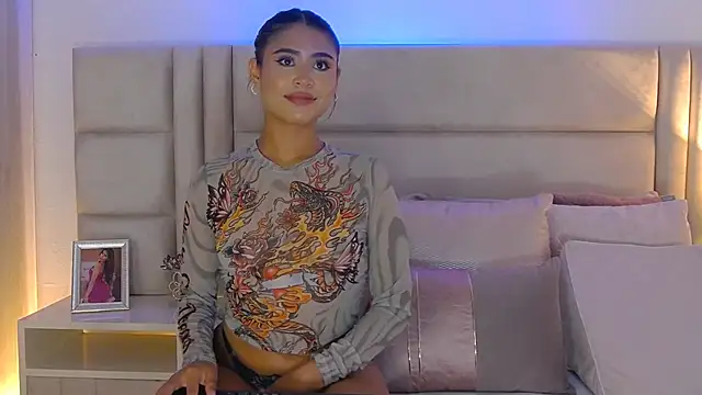 Snapshot of HaileyBaldwin chatting on February 2025 10:02:02 PM HaileyBaldwin online show from February 2025 10:02:02 PM