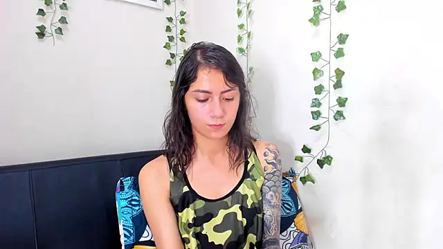 Snapshot of scarlet-jonesx chatting on December 2024 04:10:02 AM scarlet-jonesx online show from December 2024 04:10:02 AM