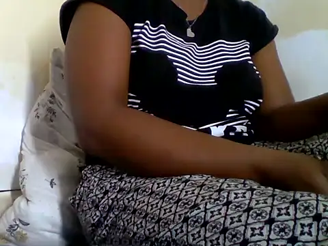 Hot-zeenah online show from October 2025 06:52:01 PM