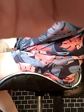 Snapshot of blondyaguar chatting on February 2025 01:54:01 PM blondyaguar online show from February 2025 01:54:01 PM