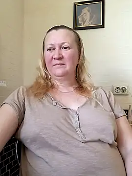 Snapshot of blondyaguar chatting on September 2025 10:59:01 AM blondyaguar online show from September 2025 10:59:01 AM