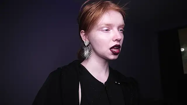 ginger hugs online show from December 2024 10:13:01 PM