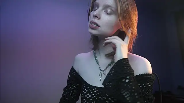 ginger hugs online show from November 2025 10:32:01 PM